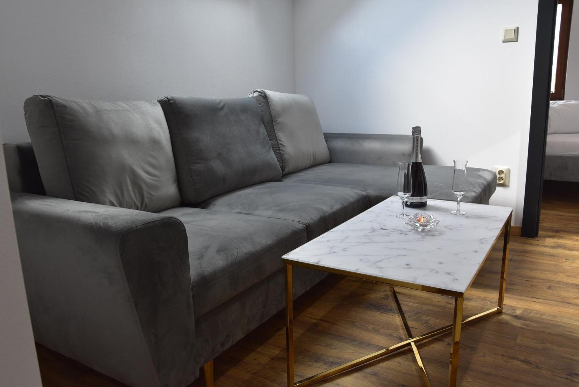 Apartmany Zakovce & Spa ヴェルカー・ロムニツァ エクステリア 写真